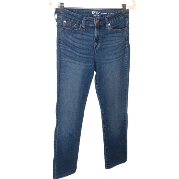 Levi Signature Jeans.  Size 8 waist is 30 inseam 29. Modern straight - Picture 1 of 9